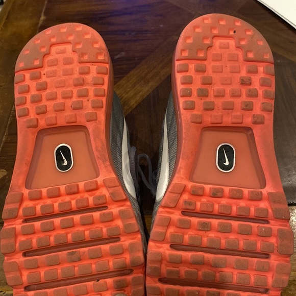 Nike Women Air Max - Picture 5 of 9